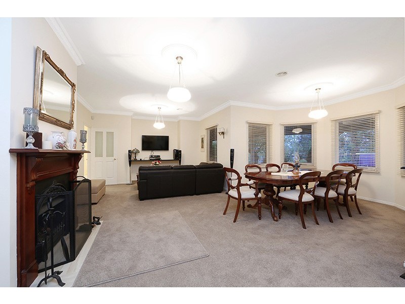 2 Ruby Close, Rowville VIC 3178