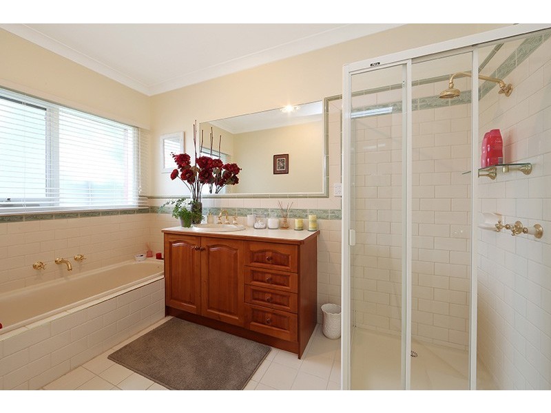 2 Ruby Close, Rowville VIC 3178