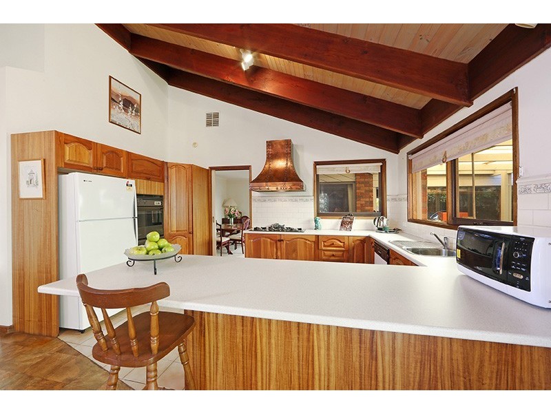 15 Arnhem Court, Rowville VIC 3178