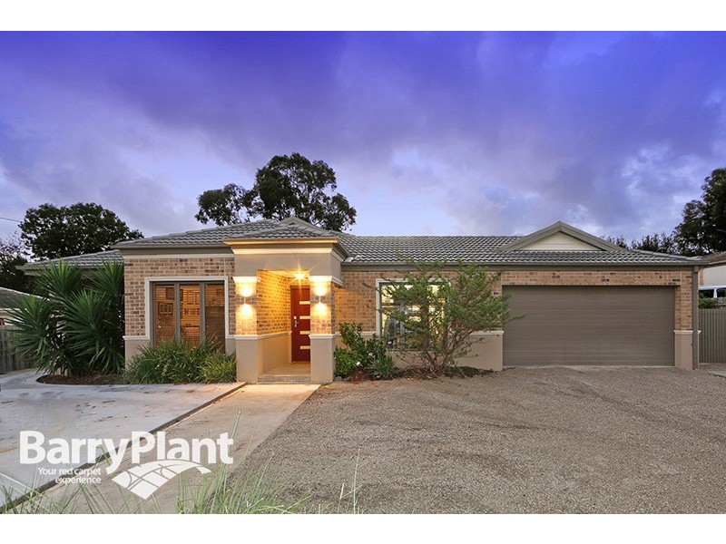 15 Lloyd Street, Knoxfield VIC 3180