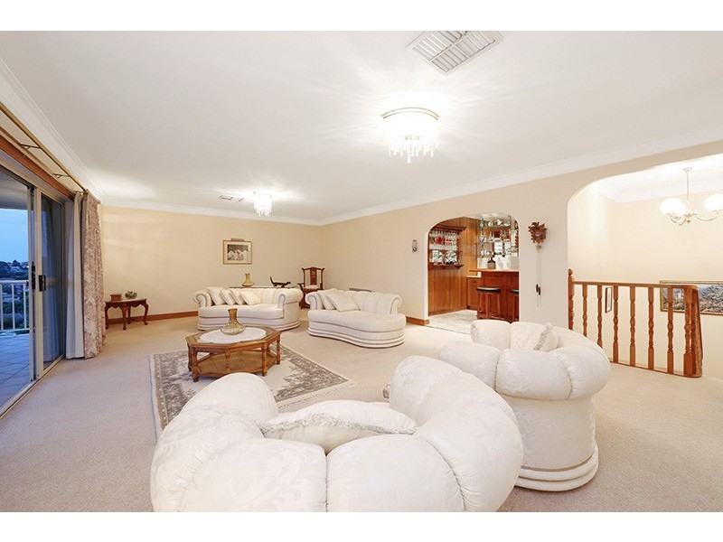 36 William Hovell Drive, Endeavour Hills VIC 3802