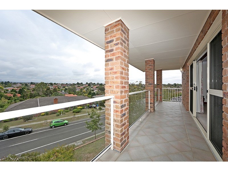 36 William Hovell Drive, Endeavour Hills VIC 3802