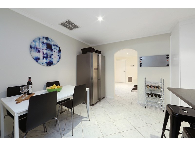 9 Erie Avenue, Rowville VIC 3178