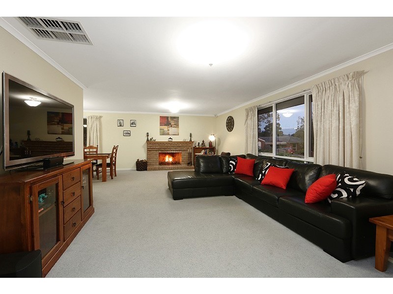 9 Erie Avenue, Rowville VIC 3178