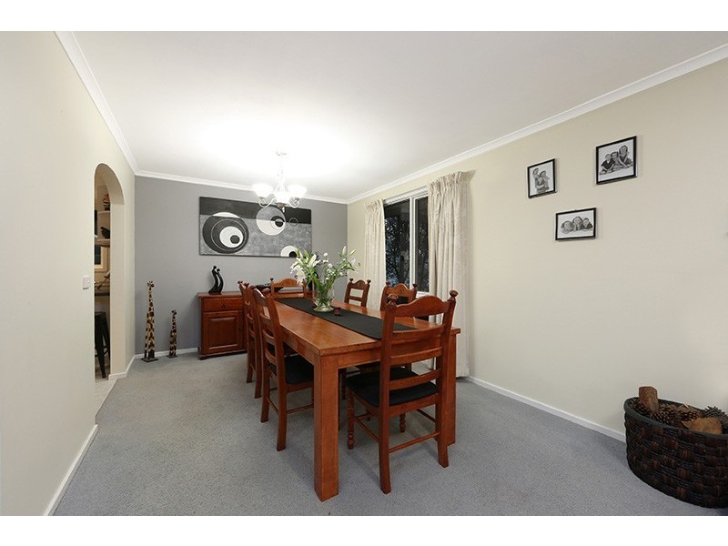 9 Erie Avenue, Rowville VIC 3178