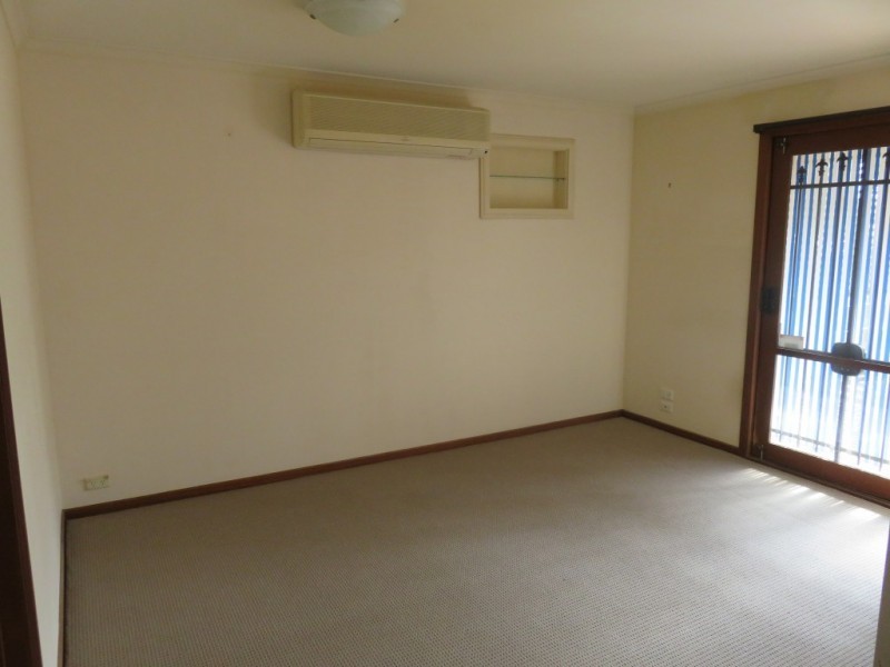 27 Severn Crescent, Rowville VIC 3178