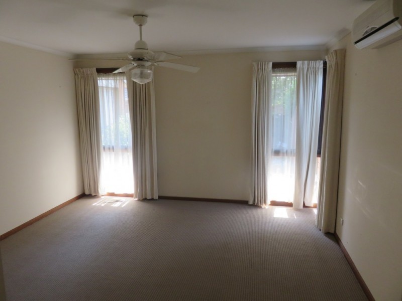 27 Severn Crescent, Rowville VIC 3178
