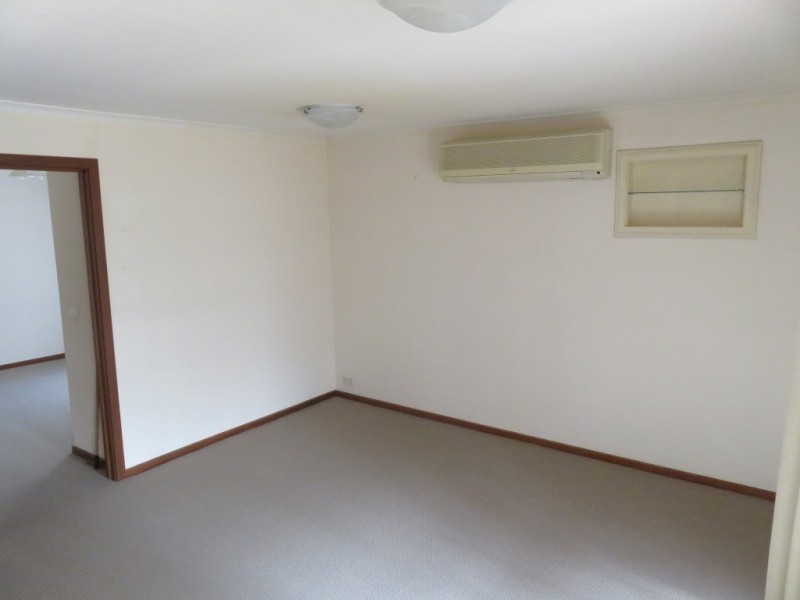 27 Severn Crescent, Rowville VIC 3178