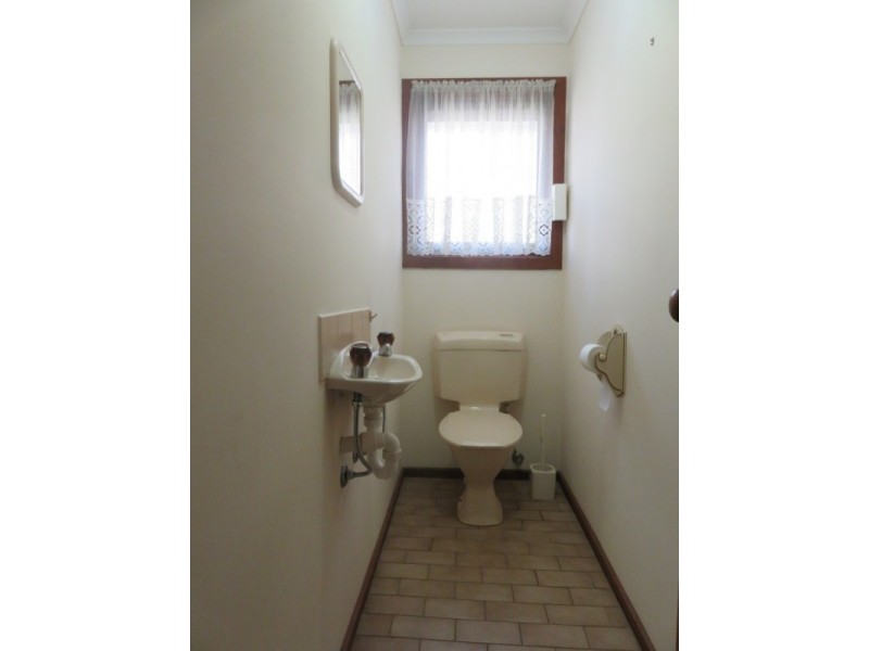 27 Severn Crescent, Rowville VIC 3178