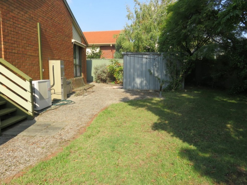 27 Severn Crescent, Rowville VIC 3178