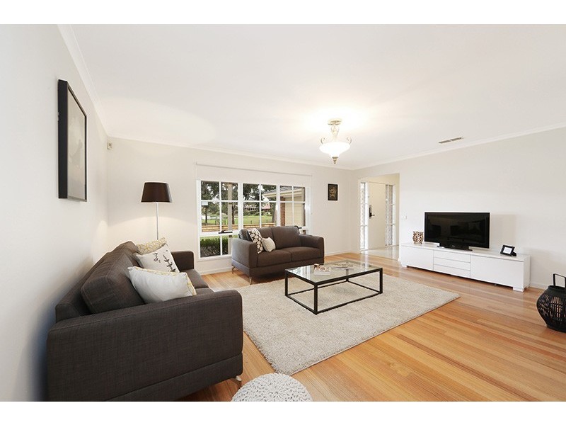 27 Bridgewater Way, Rowville VIC 3178