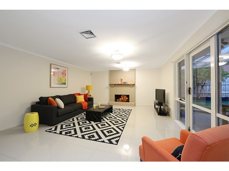 27 Bridgewater Way, Rowville VIC 3178