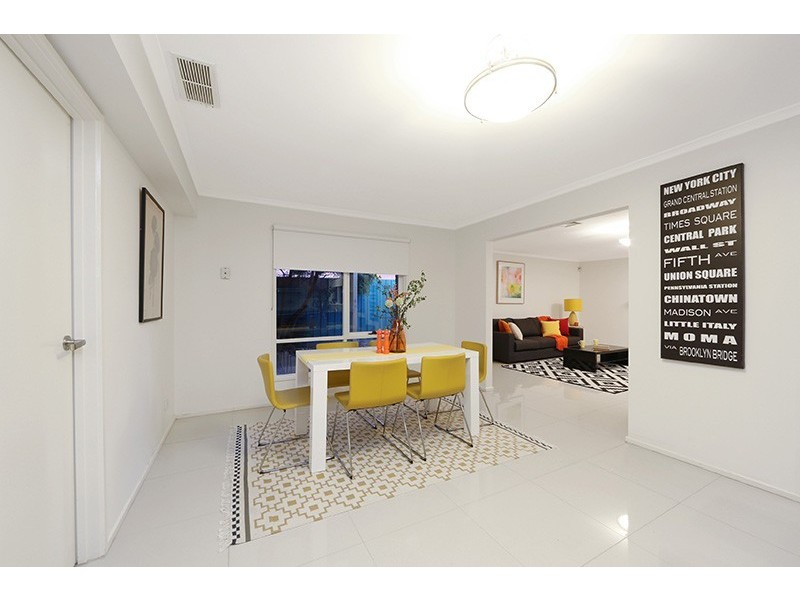 27 Bridgewater Way, Rowville VIC 3178