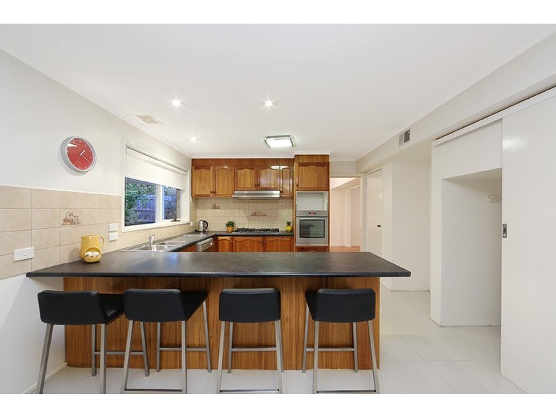 27 Bridgewater Way, Rowville VIC 3178