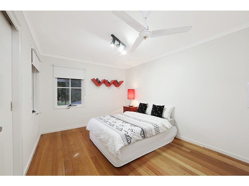 27 Bridgewater Way, Rowville VIC 3178