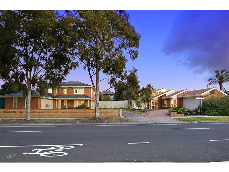 27 Bridgewater Way, Rowville VIC 3178