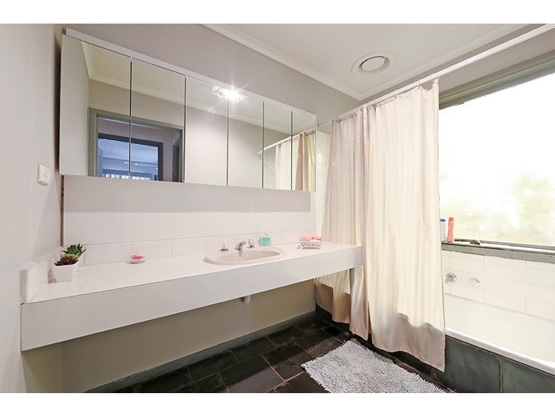 6 Winalla Avenue, Rowville VIC 3178