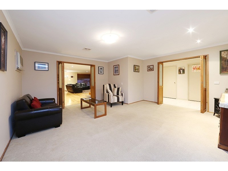 5 Oberwyl Close, Rowville VIC 3178