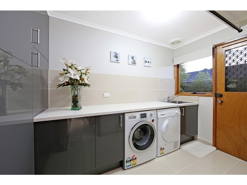 64 Lakeview Avenue, Rowville VIC 3178