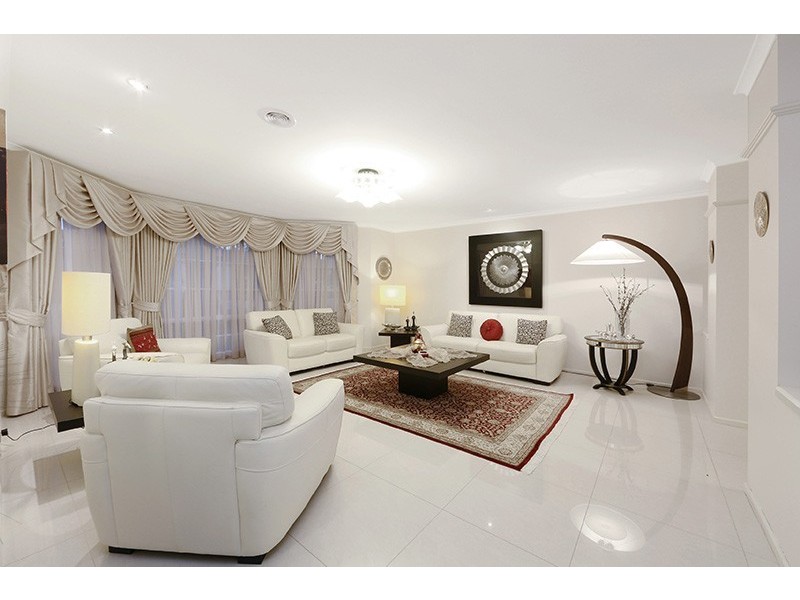 16 Quail Way, Rowville VIC 3178