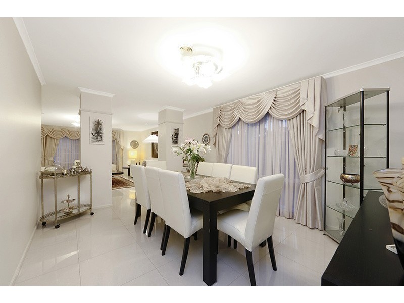 16 Quail Way, Rowville VIC 3178