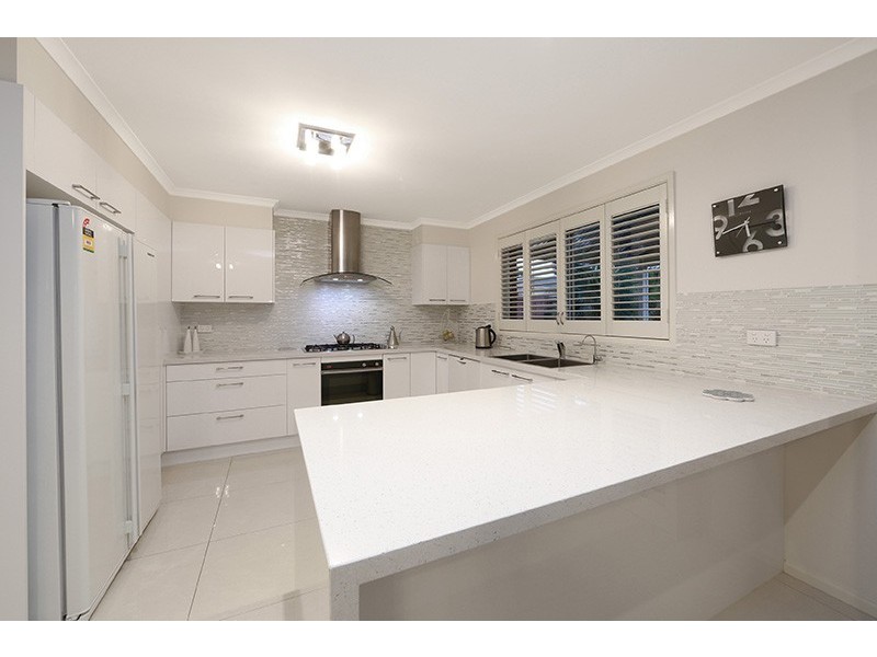 16 Quail Way, Rowville VIC 3178