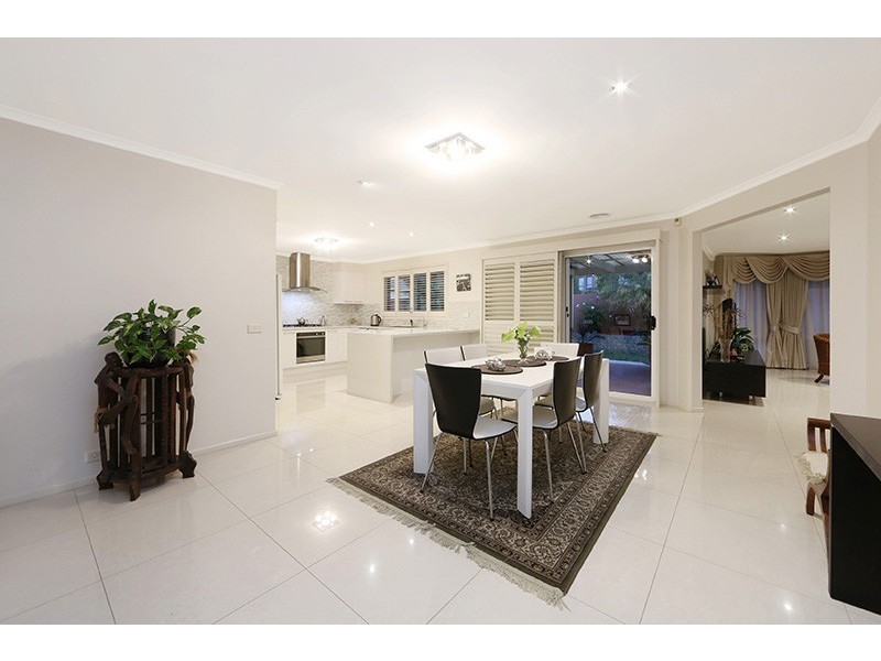 16 Quail Way, Rowville VIC 3178