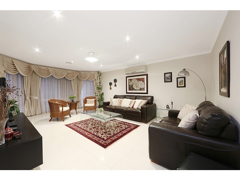 16 Quail Way, Rowville VIC 3178