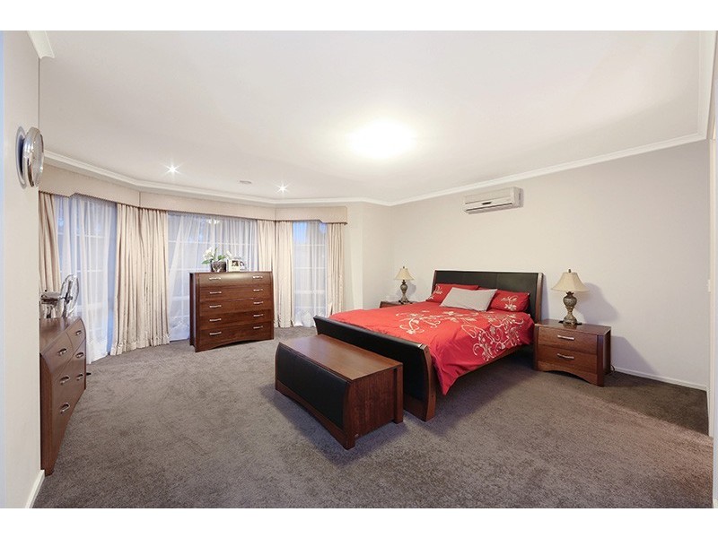 16 Quail Way, Rowville VIC 3178