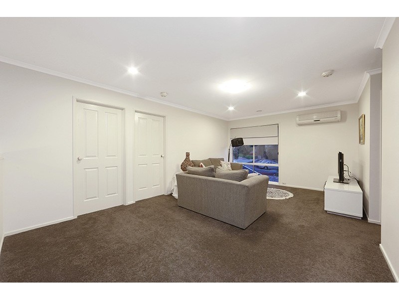 16 Quail Way, Rowville VIC 3178