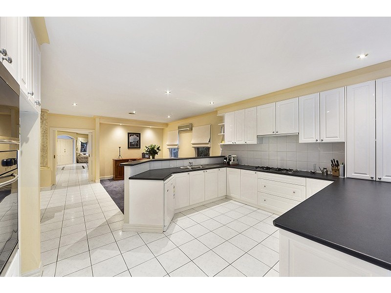 8 Harwood Court, Rowville VIC 3178