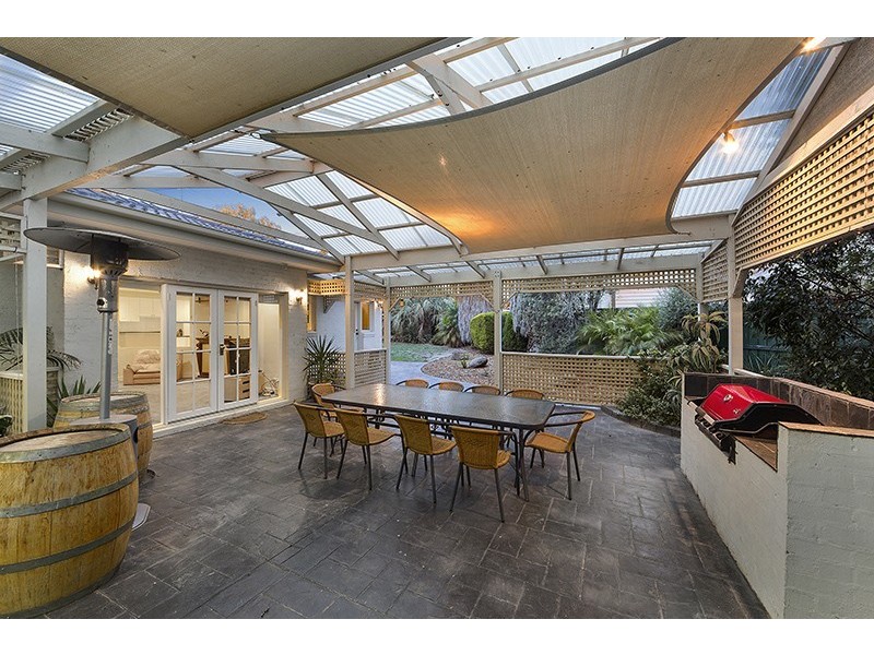 8 Harwood Court, Rowville VIC 3178