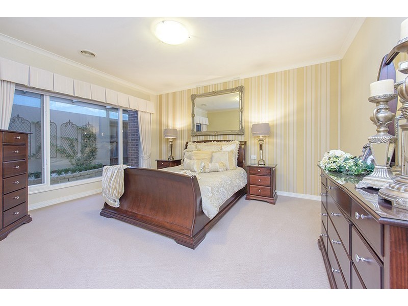 5 Woods Place, Rowville VIC 3178