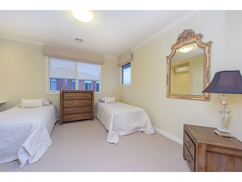 5 Woods Place, Rowville VIC 3178