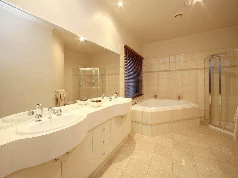 11 Crossley Court, Lysterfield VIC 3156