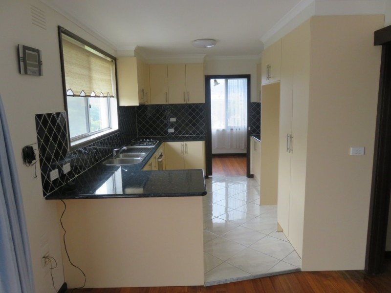 1 Regnans Avenue, Endeavour Hills VIC 3802