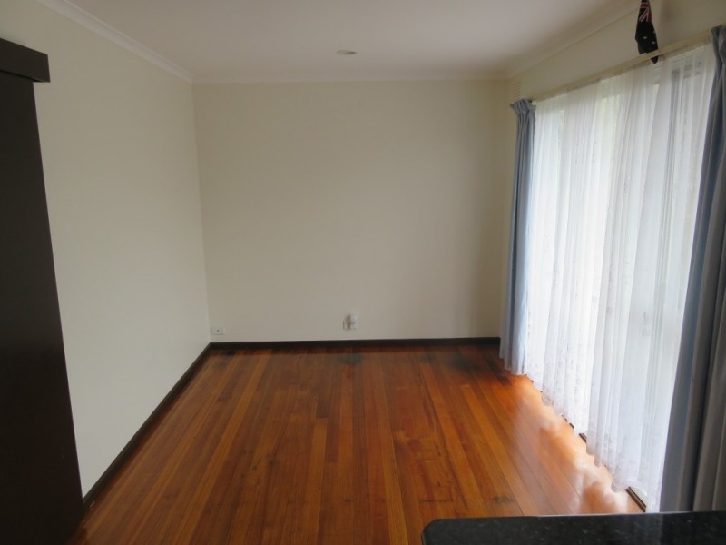 1 Regnans Avenue, Endeavour Hills VIC 3802