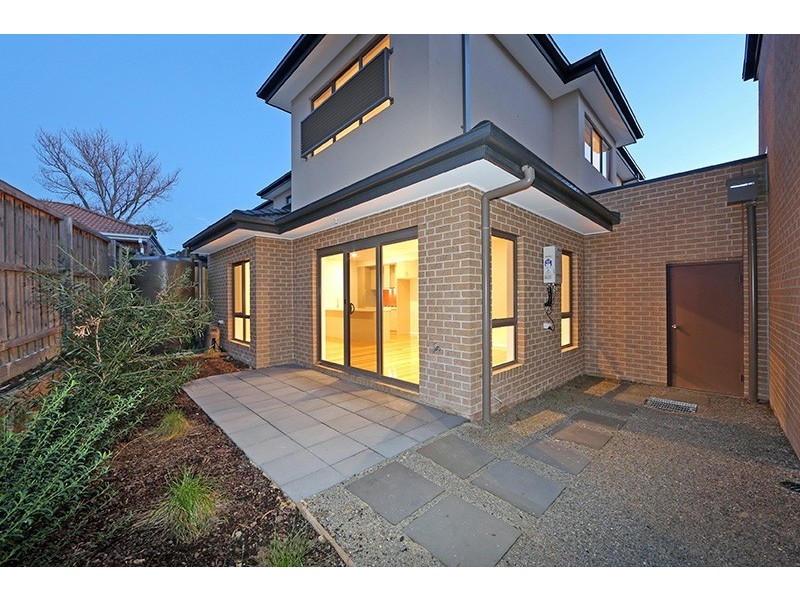 2/3 Denver Crescent, Rowville VIC 3178