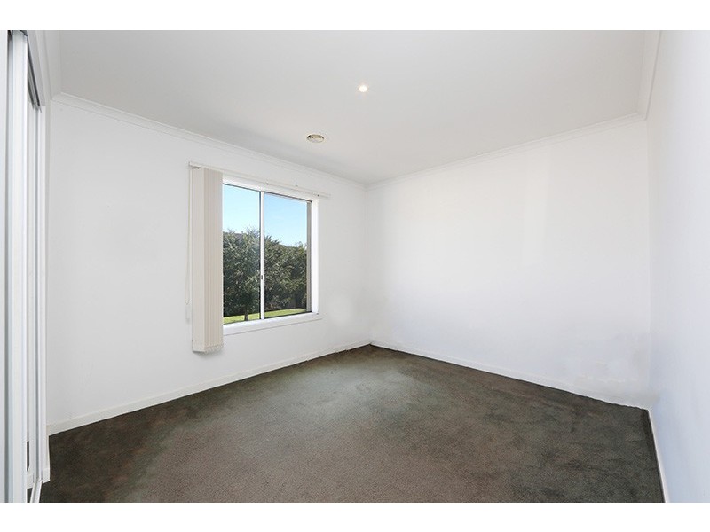 94 Sovereign Manors Crescent, Rowville VIC 3178