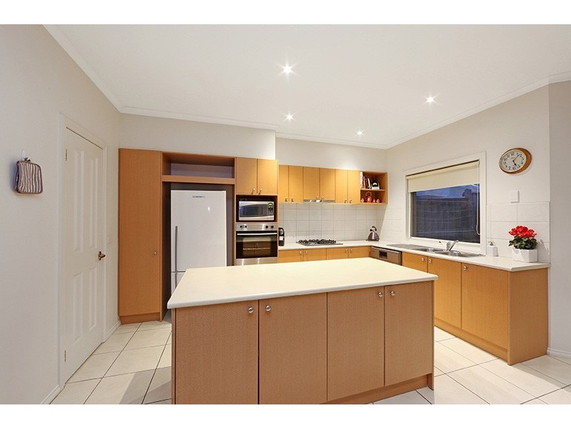 6 Parklane Way, Rowville VIC 3178