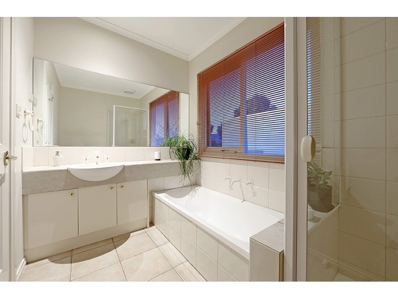 6 Parklane Way, Rowville VIC 3178