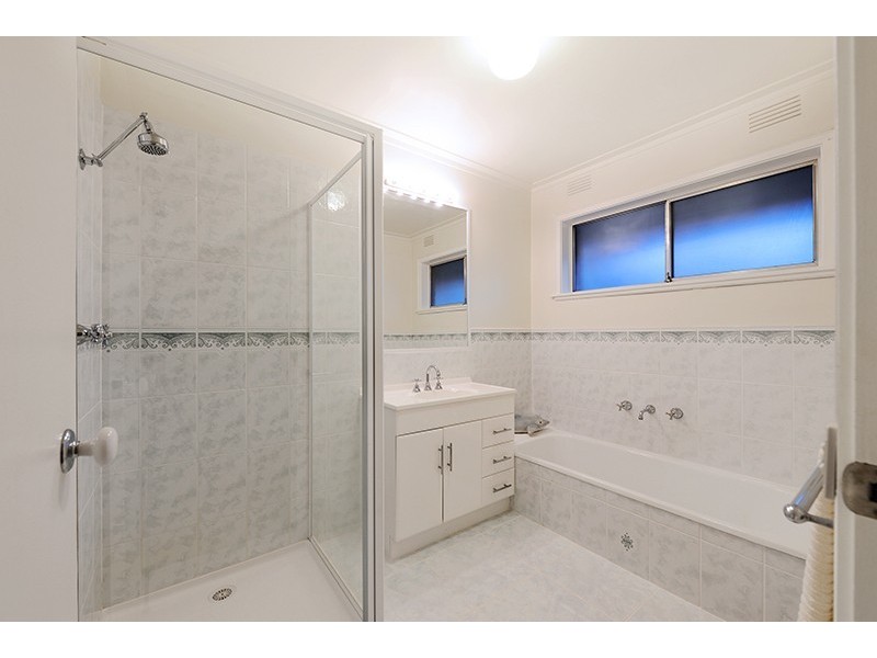 41 Kingloch Parade, Wantirna VIC 3152