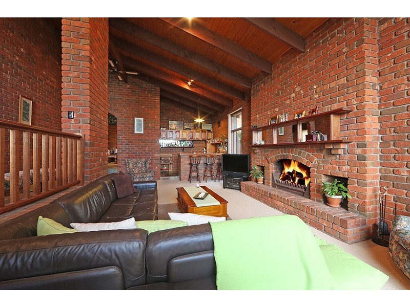 34 George Knox Drive, Rowville VIC 3178