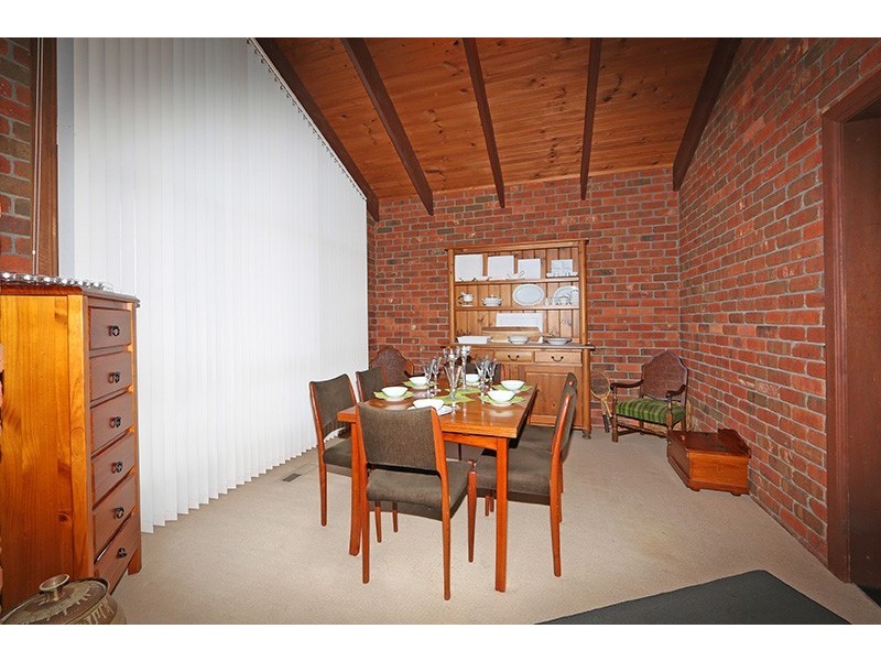 34 George Knox Drive, Rowville VIC 3178