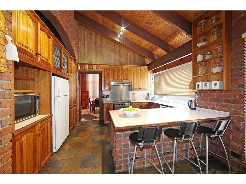 34 George Knox Drive, Rowville VIC 3178