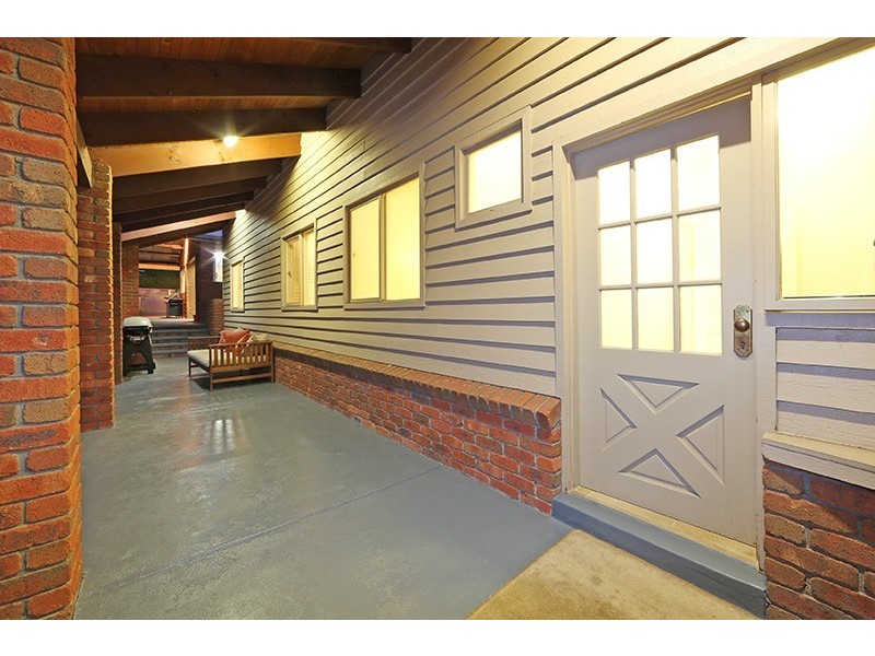 34 George Knox Drive, Rowville VIC 3178