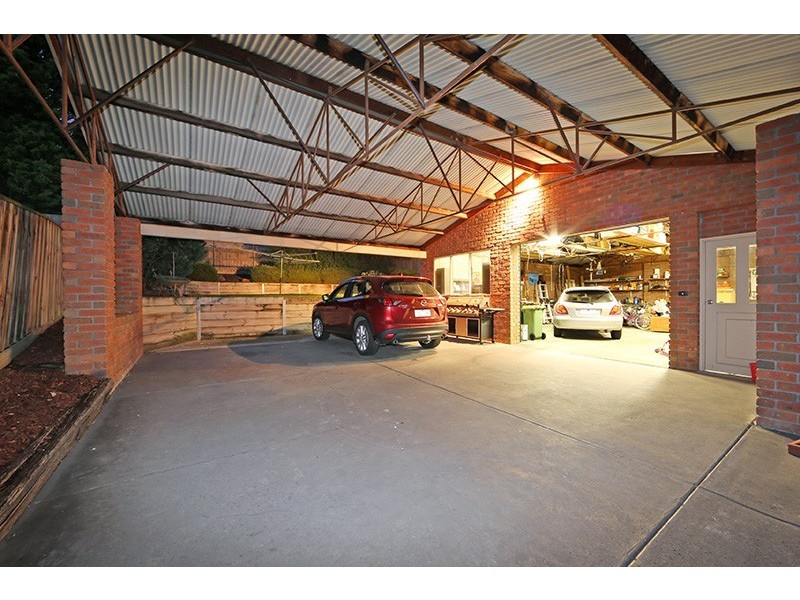 34 George Knox Drive, Rowville VIC 3178