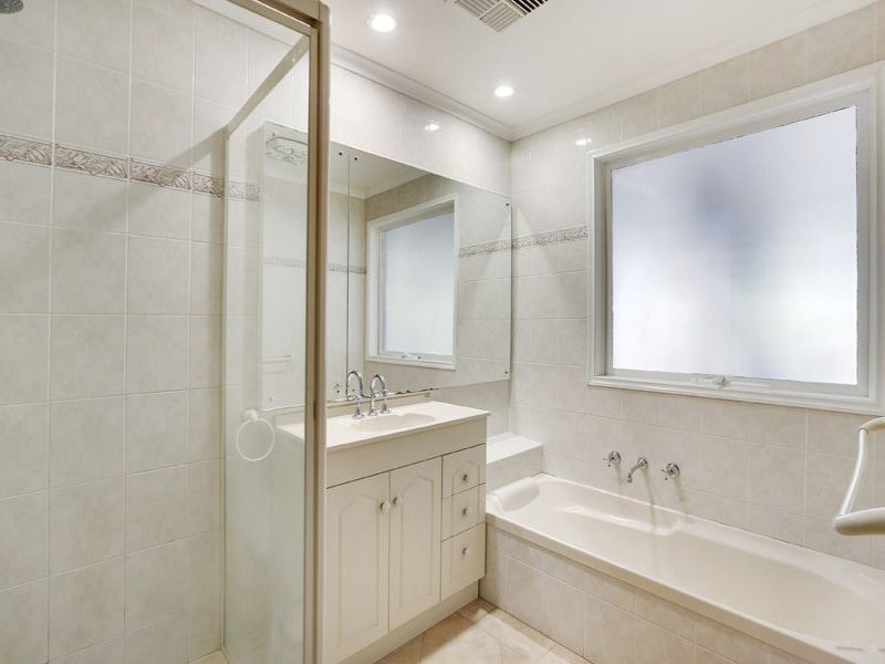 15 Jamieson Ave, Rowville VIC 3178