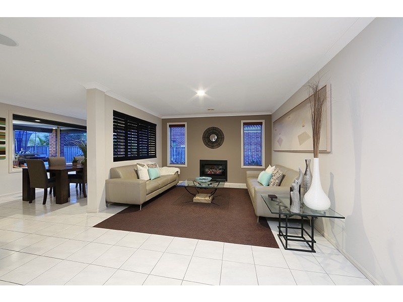 19 Paringa Drive, Ferntree Gully VIC 3156