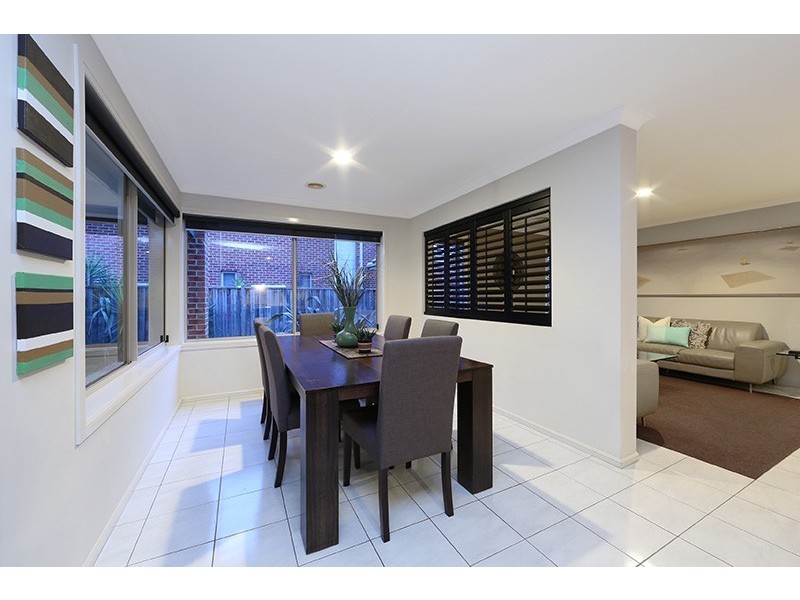 19 Paringa Drive, Ferntree Gully VIC 3156